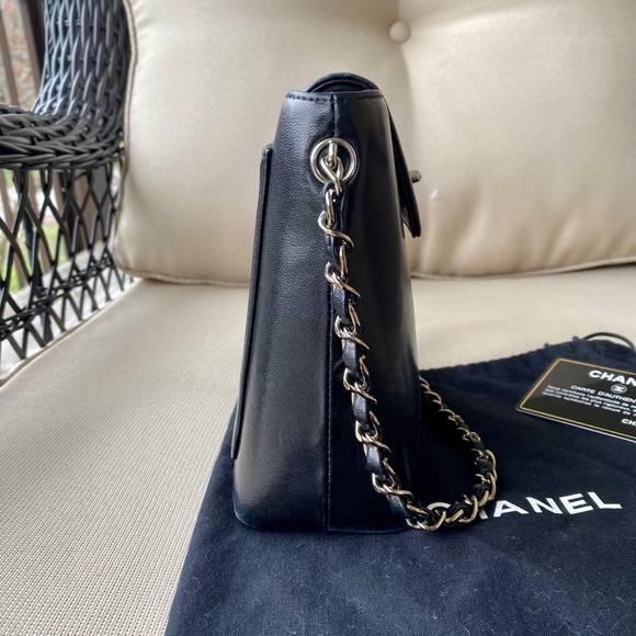 Chanel Mini Flap Bag Black Leather - Picture 5 of 9